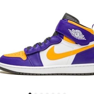 Air Jordan 1 Hi FlyEase